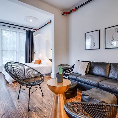 Private Suite In Historic Austin B&B 103 - Sleeps 4